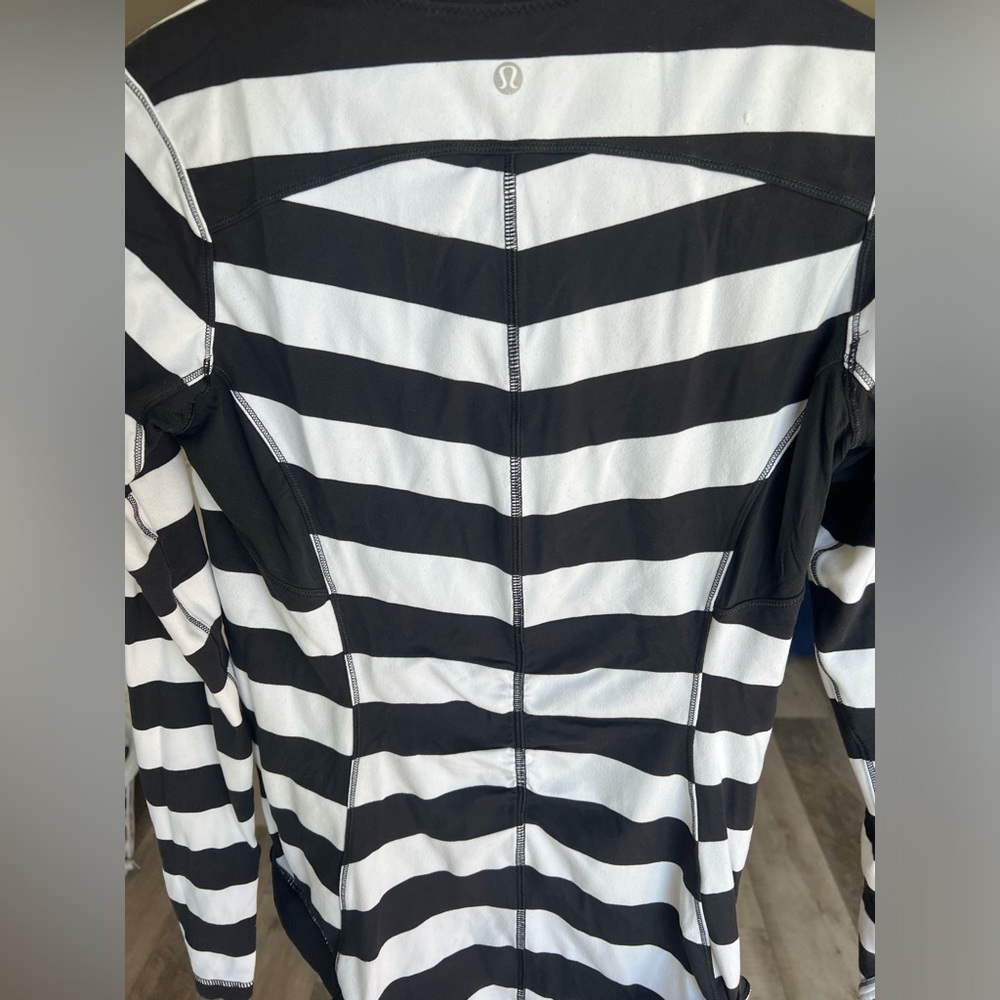 Black & White Stripped Long Sleeve Vintage Lulu Lemon Shirt